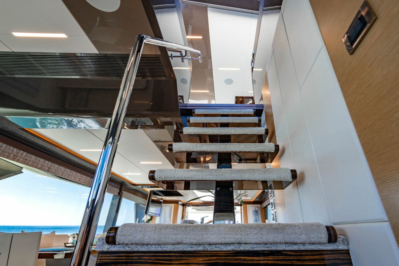 2020 Ocean Alexander 84R - Photo 42