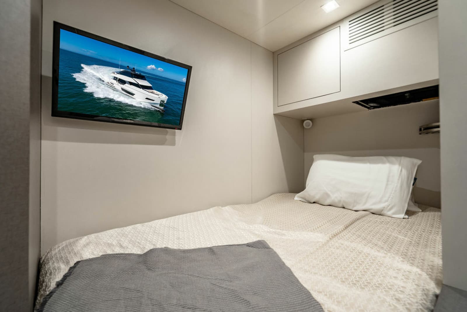 2020 Ocean Alexander 84R - Photo 67