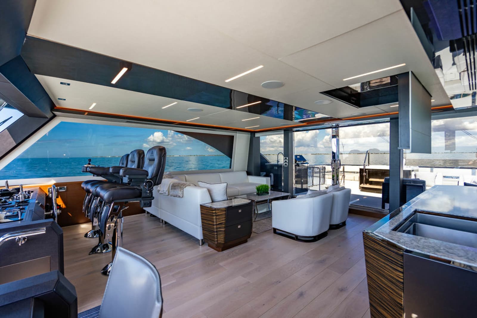 2020 Ocean Alexander 84R - Photo 44