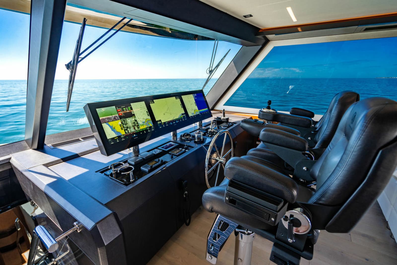 2020 Ocean Alexander 84R - Photo 45