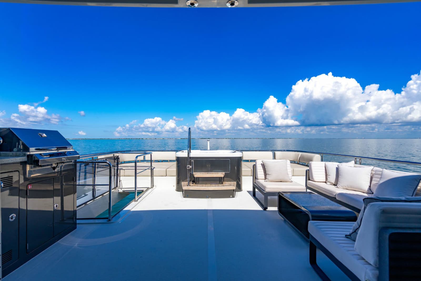2020 Ocean Alexander 84R - Photo 50