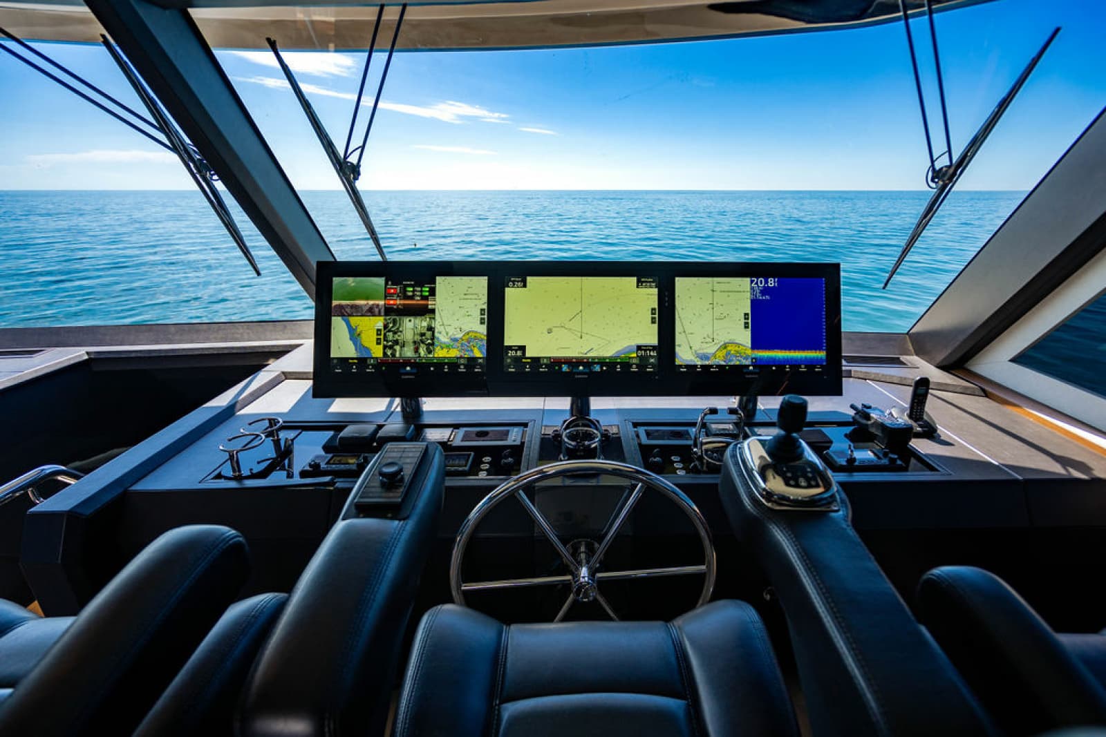 2020 Ocean Alexander 84R - Photo 46