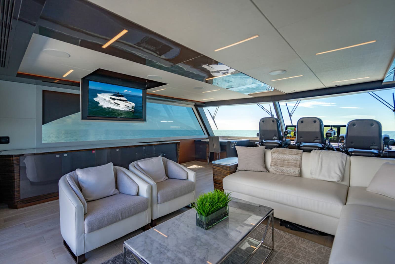 2020 Ocean Alexander 84R - Photo 48