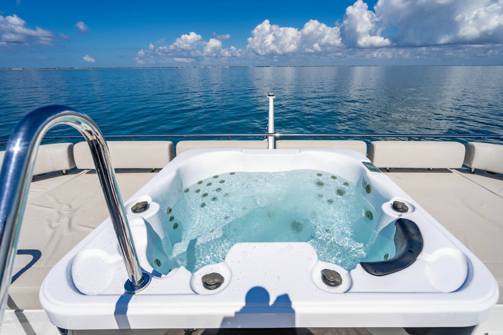 2020 Ocean Alexander 84R - Photo 54