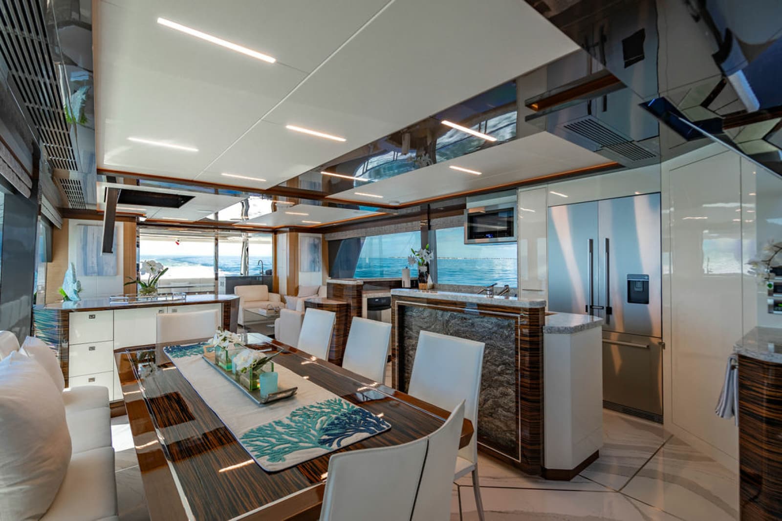 2020 Ocean Alexander 84R - Photo 14
