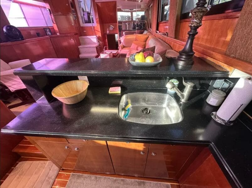 1994 Hatteras 48 Cockpit Motor Yacht