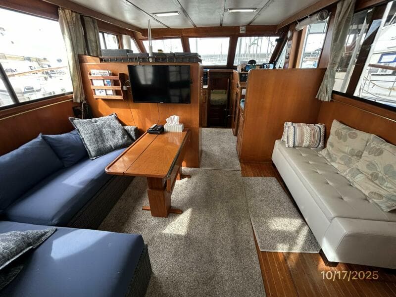 40' Kha Shing salon forward