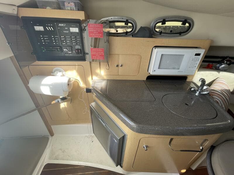 2001 Boston Whaler 285 Conquest