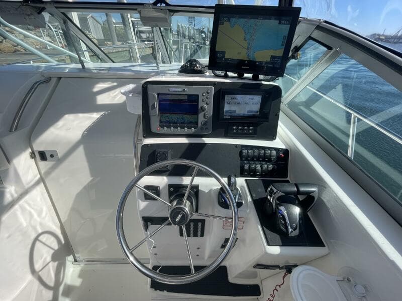 2001 Boston Whaler 285 Conquest