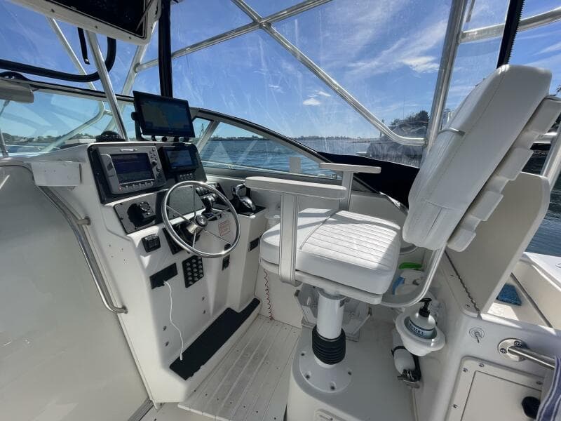 2001 Boston Whaler 285 Conquest