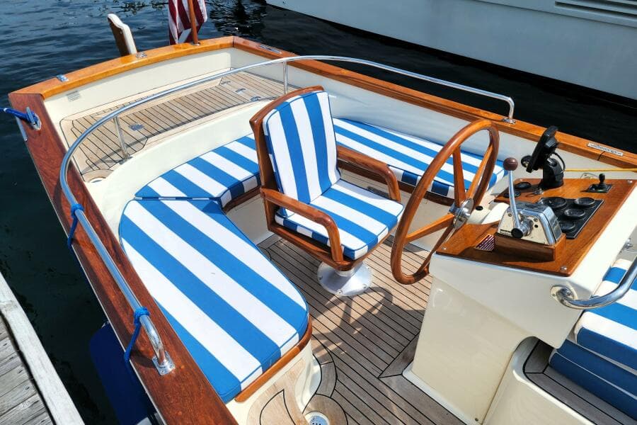 2007 Custom Flanders Bay 27