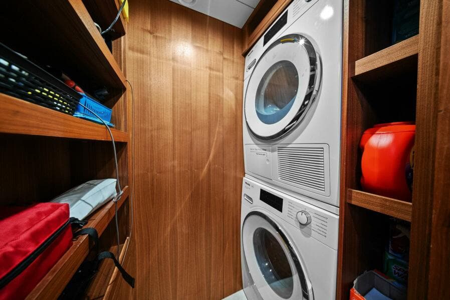 2021 Sirena 64- DESTIN-E- Laundry