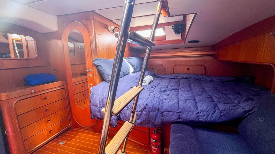 1991 Oyster Lightwave 48