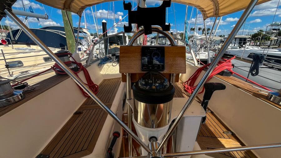 1991 Oyster Lightwave 48