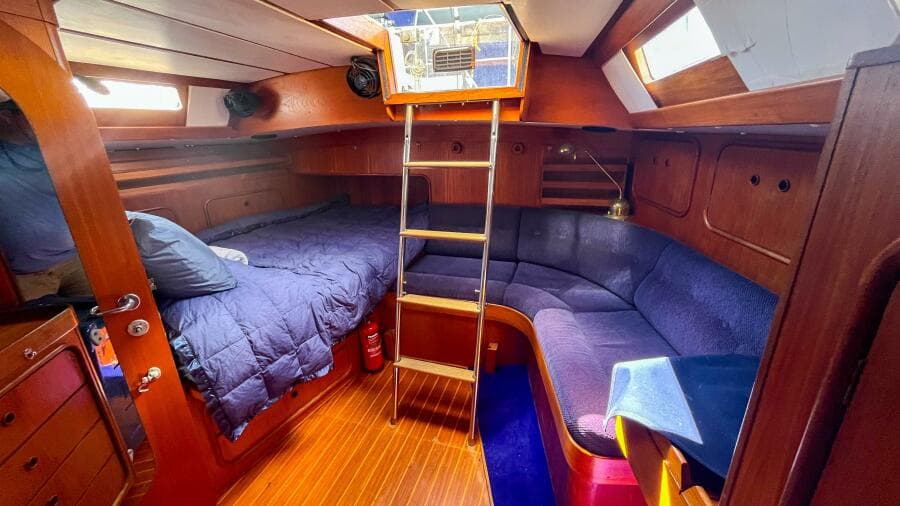 1991 Oyster Lightwave 48