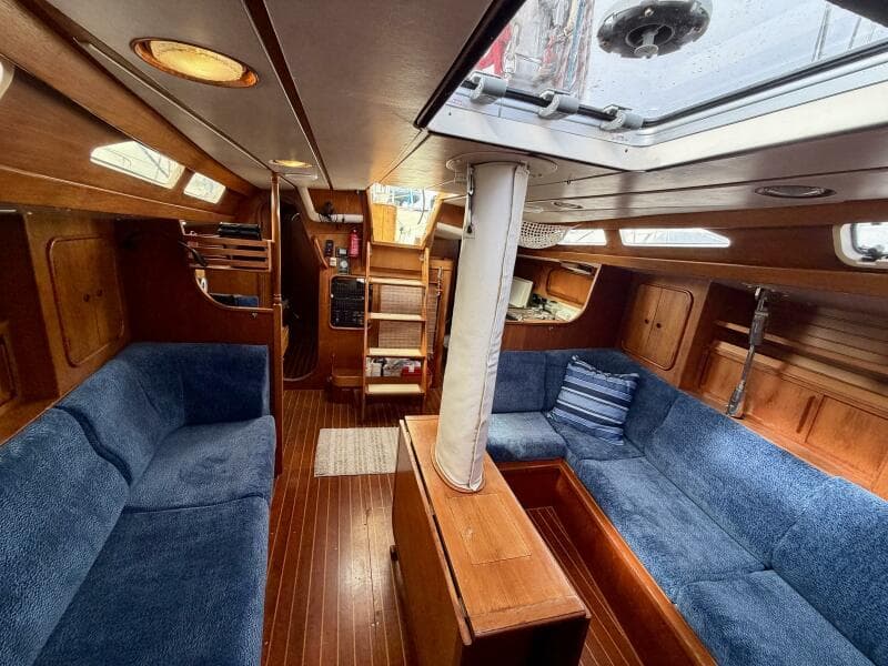 1991 Oyster Lightwave 48