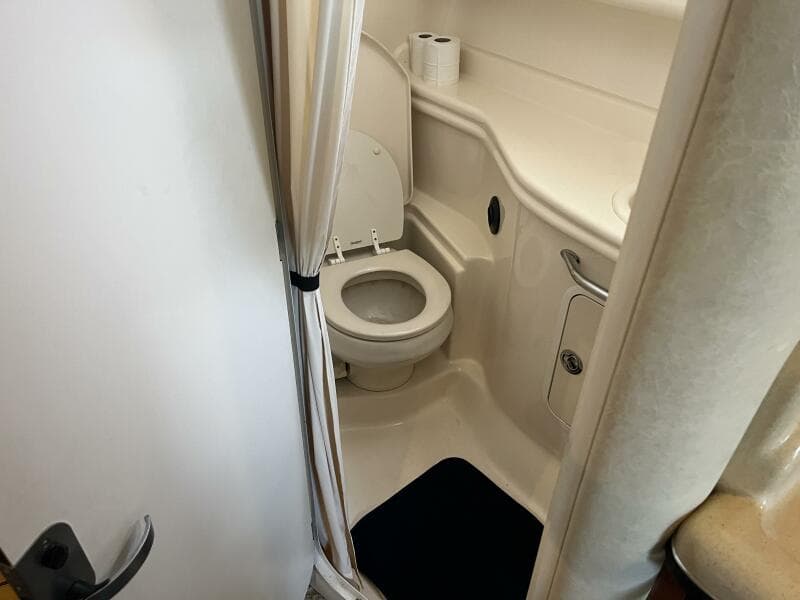 2005 Sea Ray 320 Sundancer