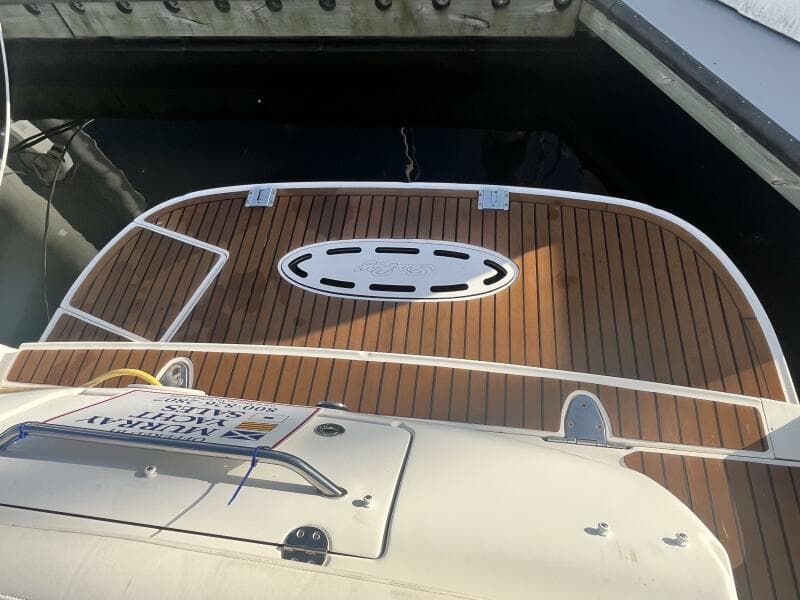 2005 Sea Ray 320 Sundancer