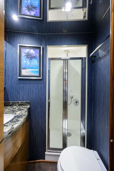 2023 Viking 64 Convertible - Head