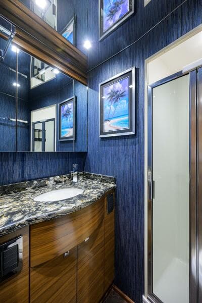 2023 Viking 64 Convertible - Head