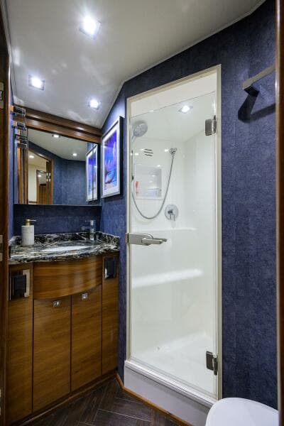 2023 Viking 64 Convertible - Head