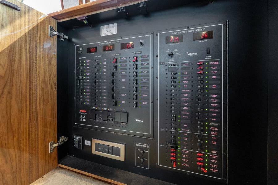 2021 Viking 54 Convertible HAMMERHEADS Fuse Box 
