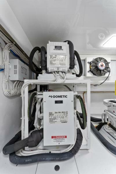 2021 Viking 54 Convertible HAMMERHEADS Engine Room