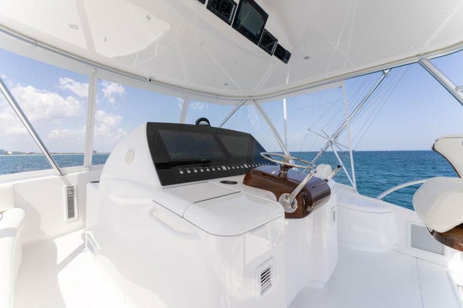 2021 Viking 54 Convertible HAMMERHEADS   Helm