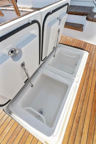 2021 Viking 54 Convertible HAMMERHEADS Storage