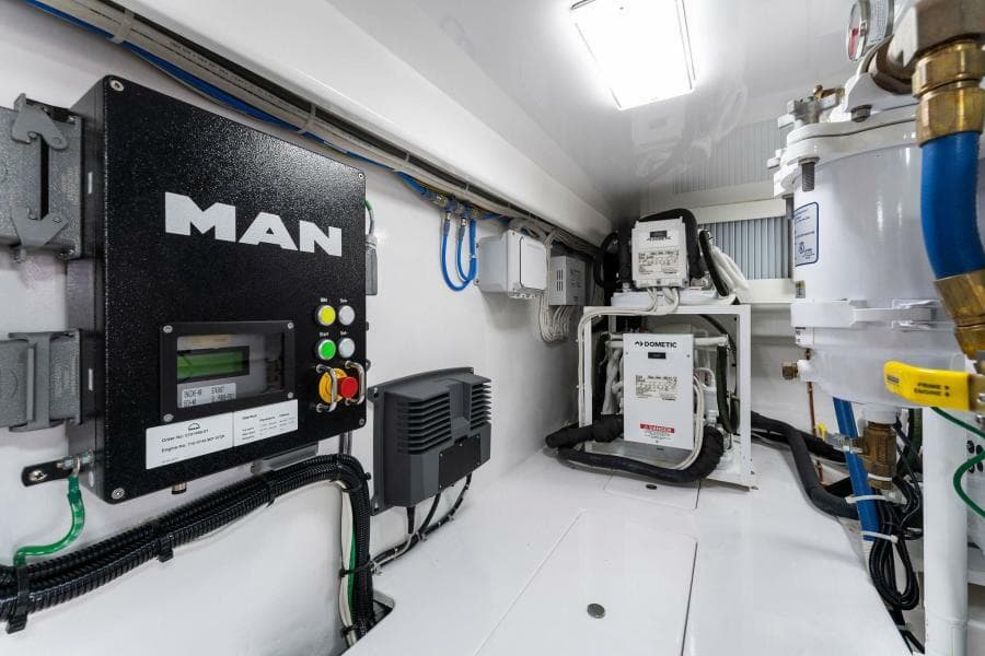 2021 Viking 54 Convertible HAMMERHEADS Engine Room