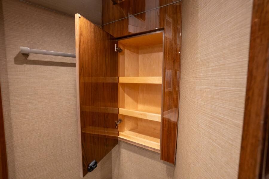 2021 72 Viking EB Our Trade Master Stateroom (2)