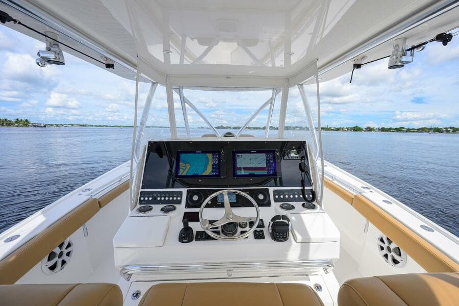 2018 Buddy Davis 42 Center Console - Helm