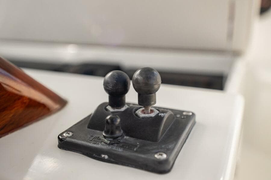 2003 Gamefisherman 34 Express