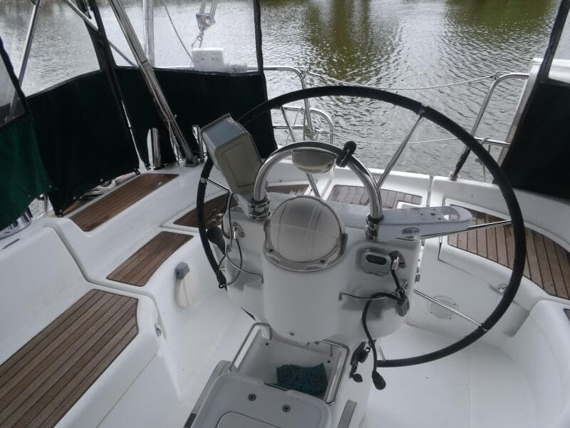 2004 Beneteau 423