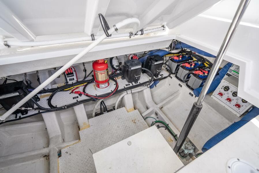 2022 Cruisers Yachts GLS OB