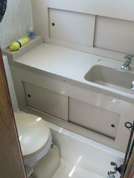 1978 Bertram 28 Flybridge Cruiser