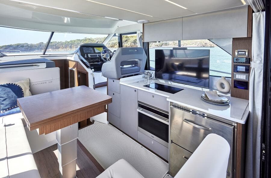 2026 Beneteau Antares 12 Coupe