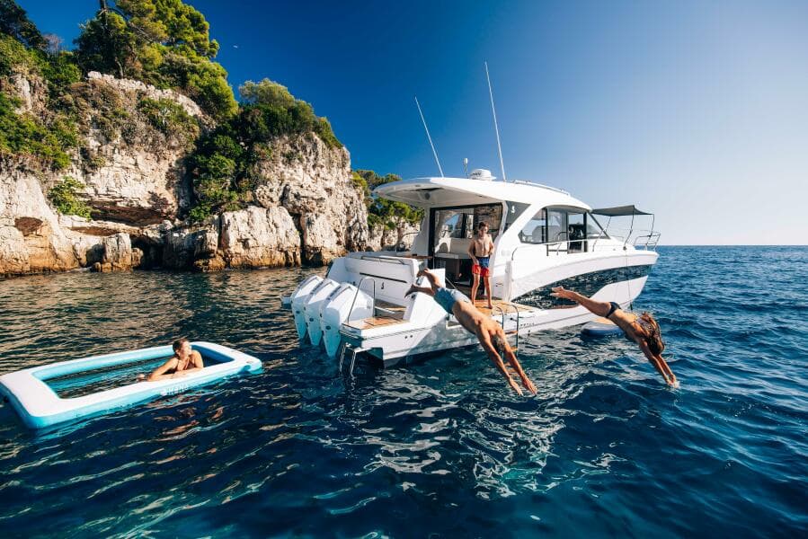 2026 Beneteau Antares 12 Coupe