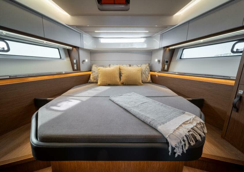 2026 Beneteau Antares 12 Coupe