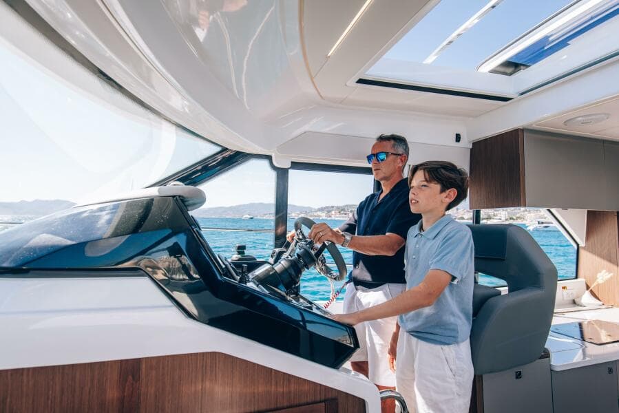 2026 Beneteau Antares 12 Coupe