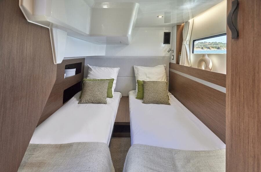 2026 Beneteau Antares 12 Coupe