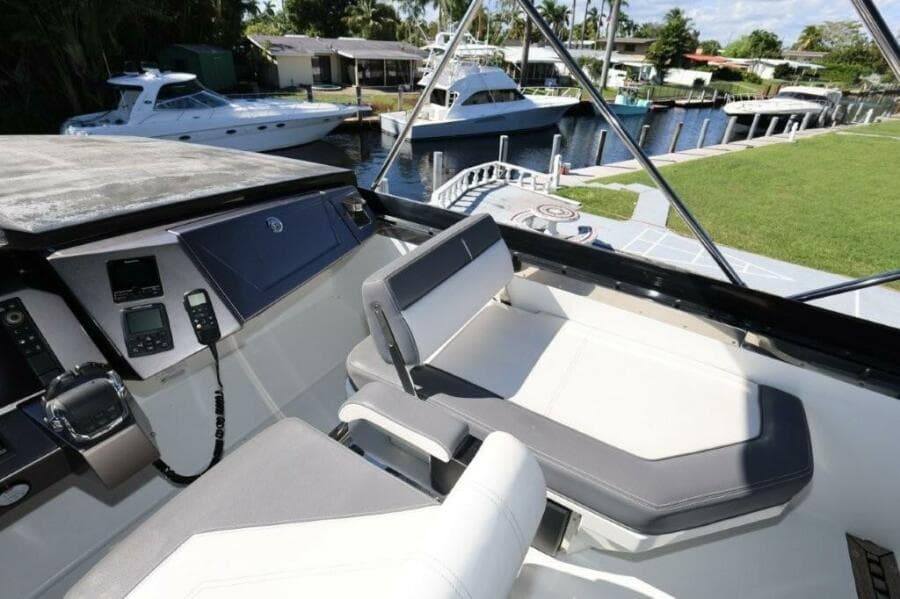 2019 Galeon 650 Sky