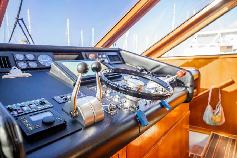 1989 Viking 63 Motor Yacht - Photo 24