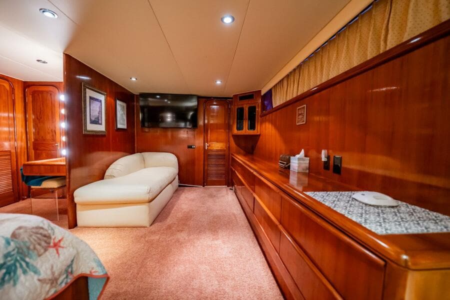 1989 Viking 63 Motor Yacht - Photo 10