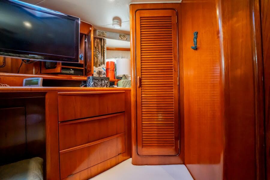 1989 Viking 63 Motor Yacht - Photo 15