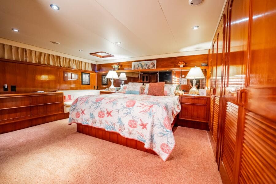 1989 Viking 63 Motor Yacht - Photo 9