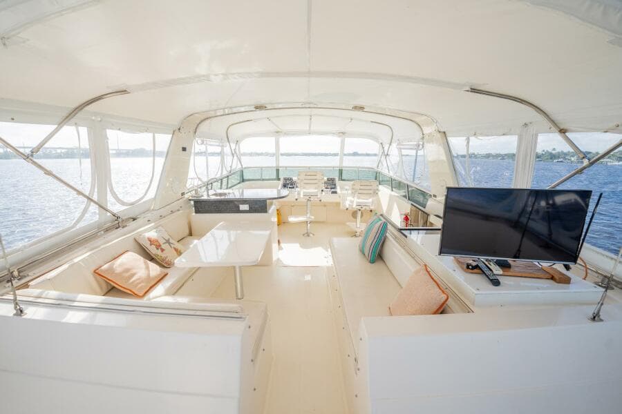 1989 Viking 63 Motor Yacht - Photo 27