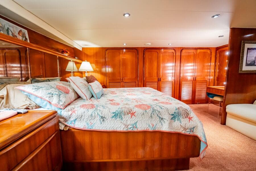 1989 Viking 63 Motor Yacht - Photo 8