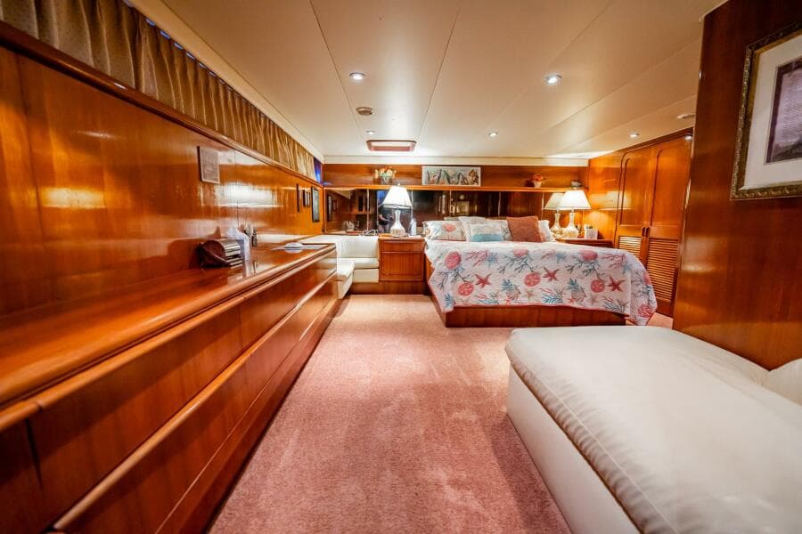 1989 Viking 63 Motor Yacht - Photo 7