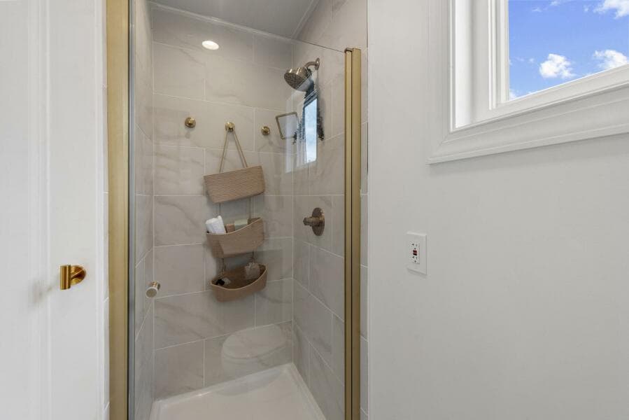 2026 Custom Hanks 26 Houseboat